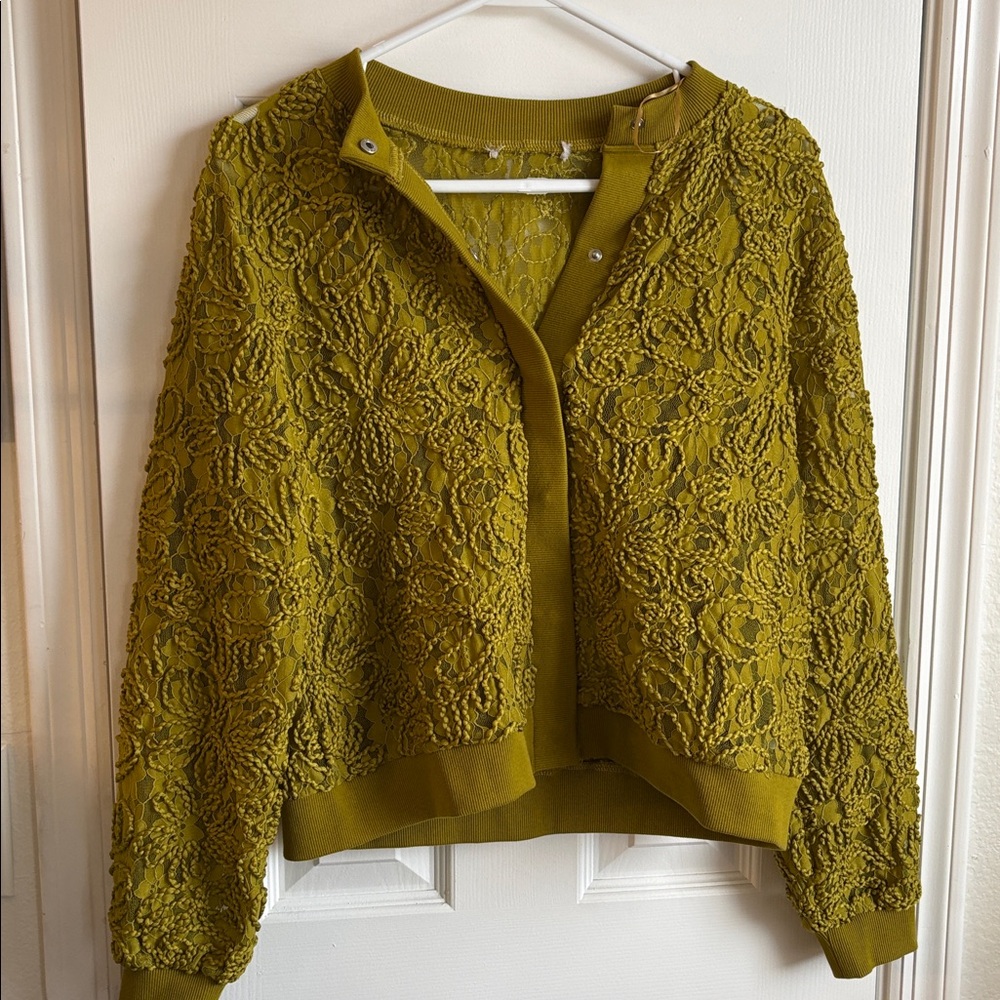 Gallery size small embroidered mustard button up jacket‎